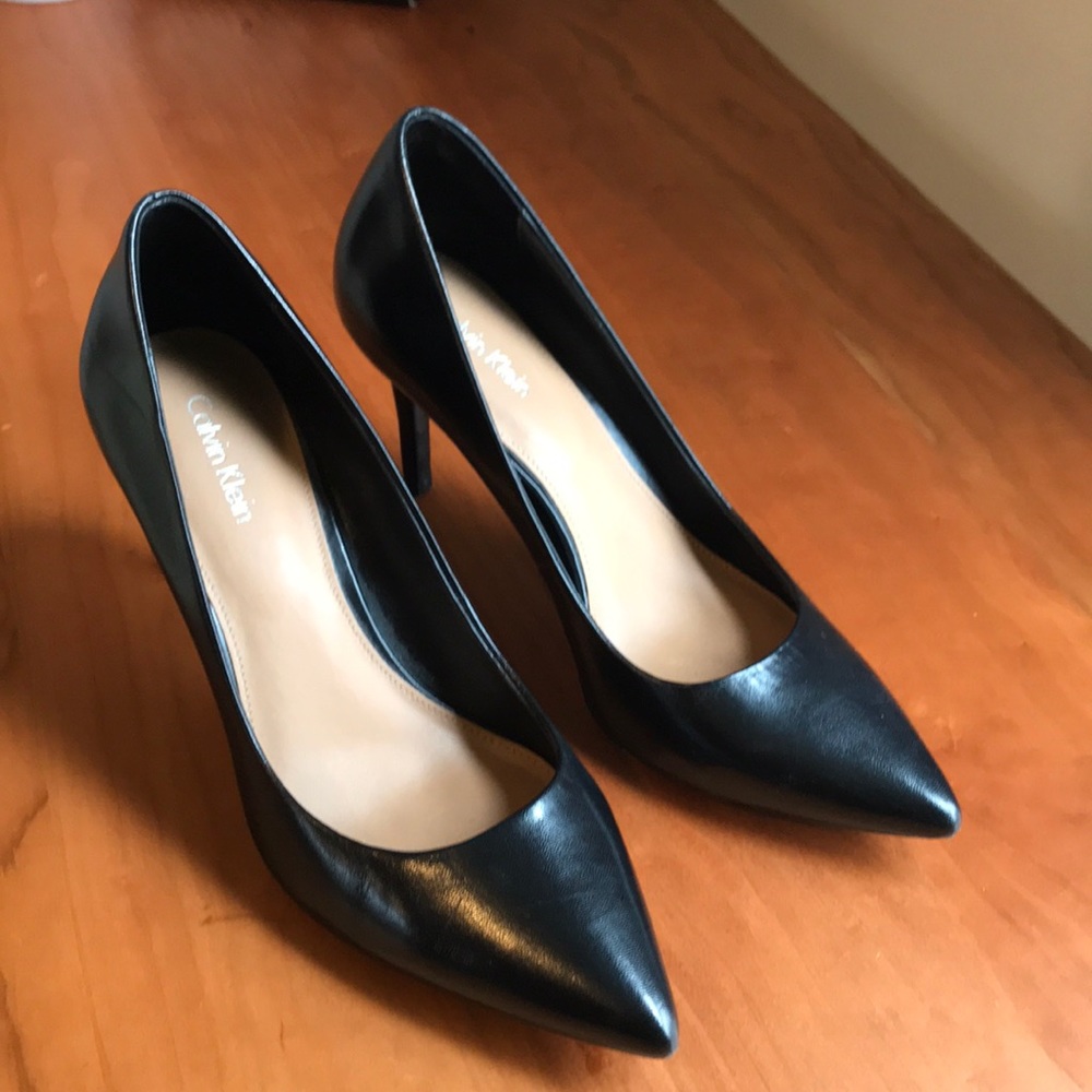 Calvin Klein classic black pumps.